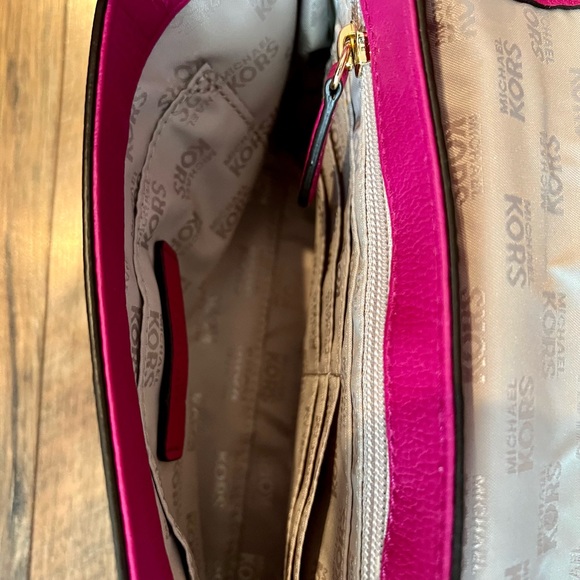 MICHAEL KORS Jet Set Chain Leather Flap Shoulder Bag Raspberry - Picture 9 of 11